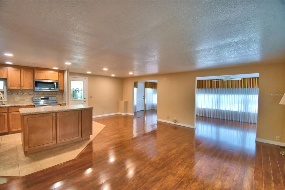 151 HOLIDAY LANE — photo 15 of 50