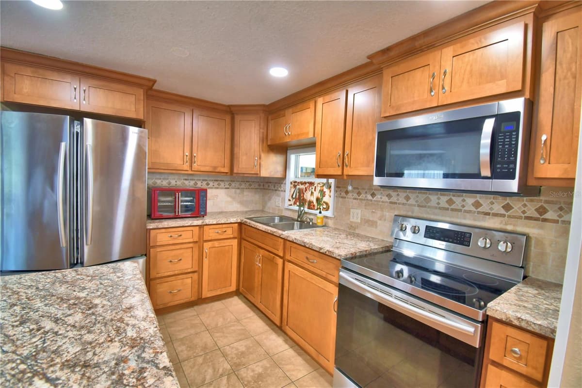 151 HOLIDAY LANE — photo 18 of 50