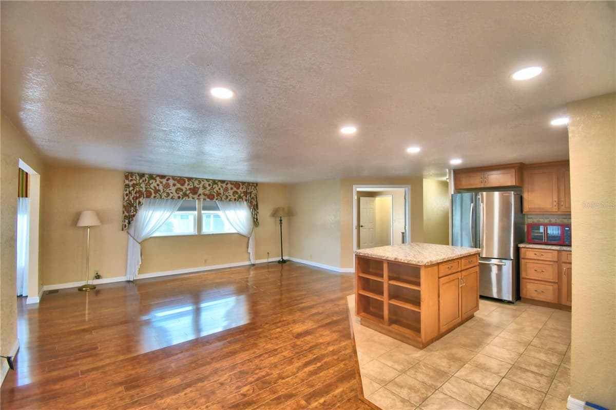 151 HOLIDAY LANE — photo 11 of 50
