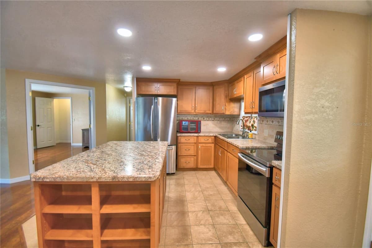 151 HOLIDAY LANE — photo 17 of 50