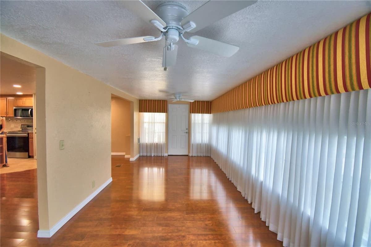 151 HOLIDAY LANE — photo 10 of 50