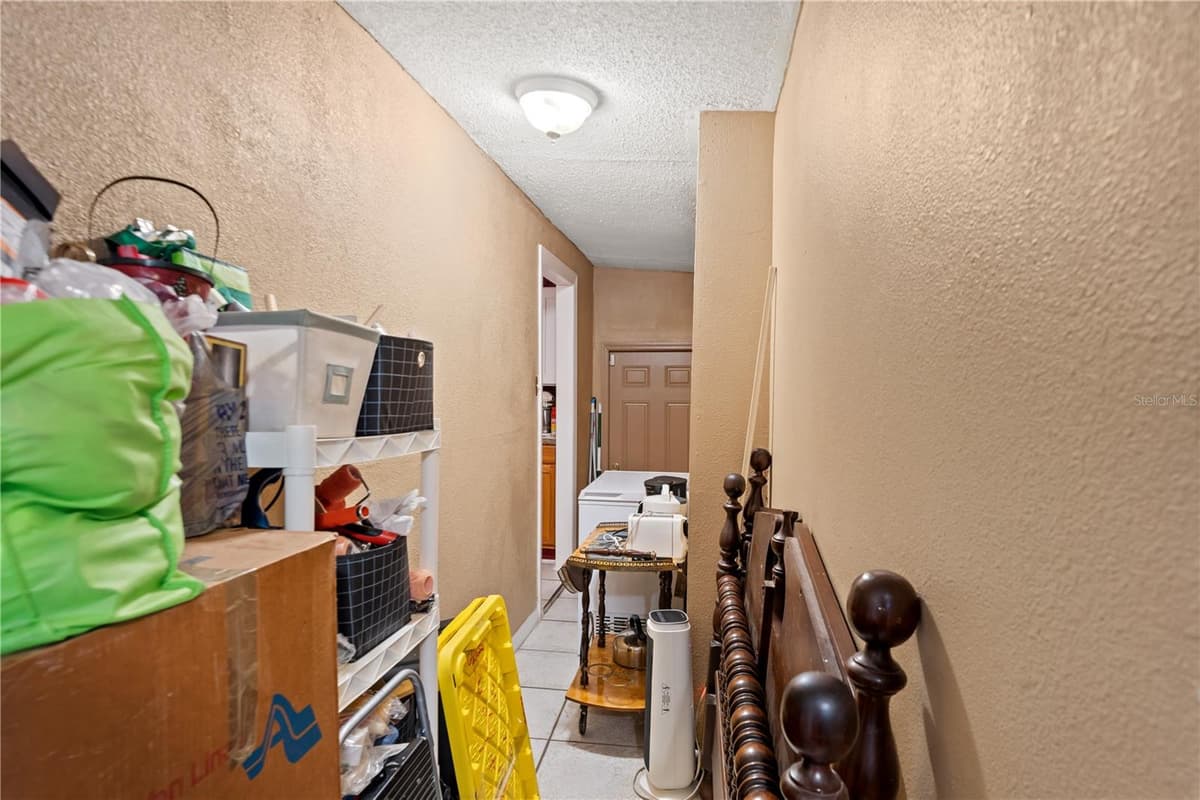 2615 COMANCHE AVENUE — photo 13 of 52