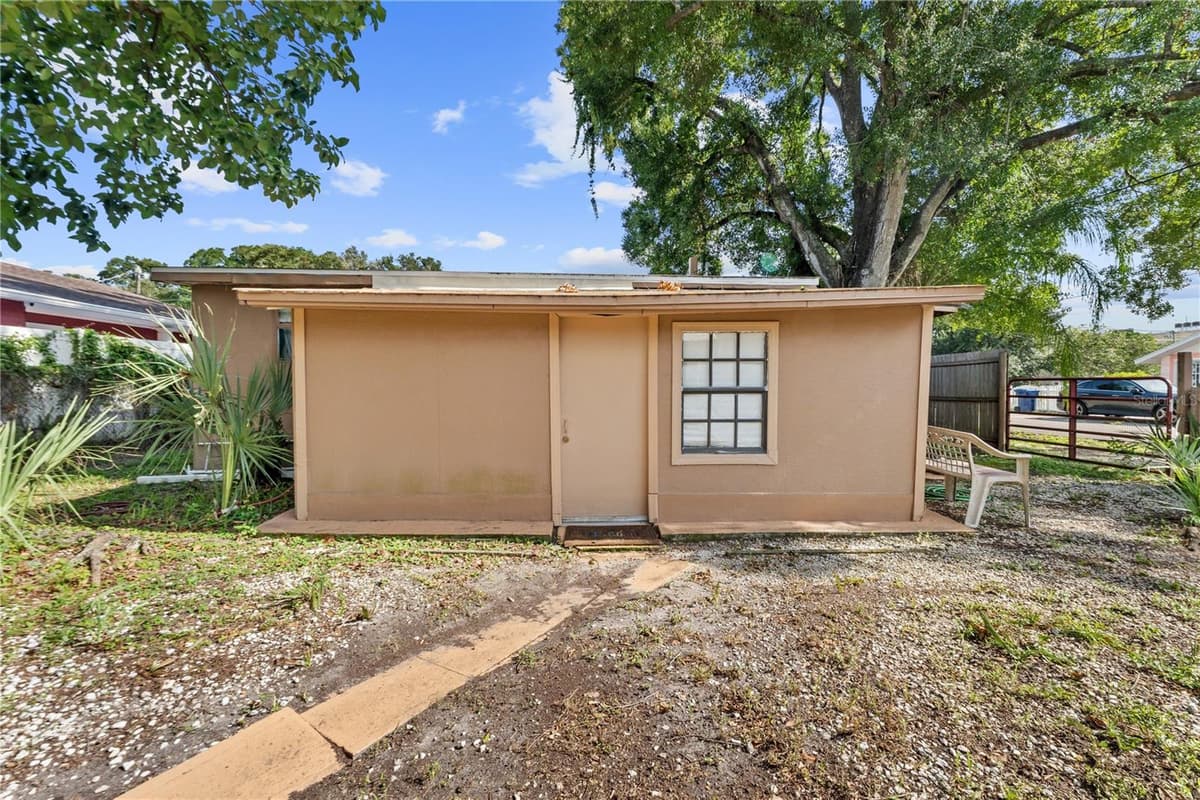 2615 COMANCHE AVENUE — photo 48 of 52