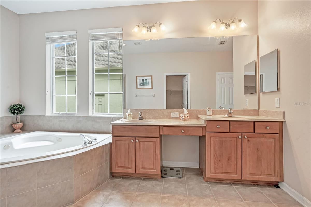 8344 BOWDEN WAY — photo 21 of 44