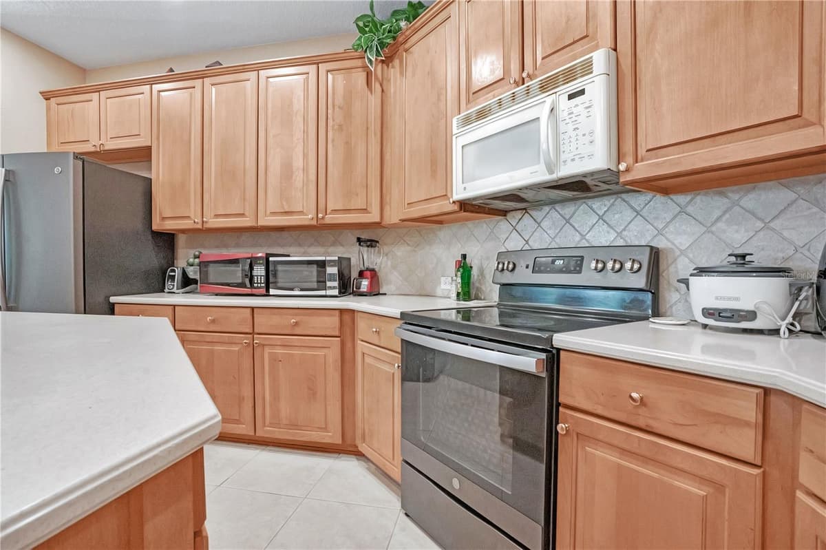 8344 BOWDEN WAY — photo 12 of 44