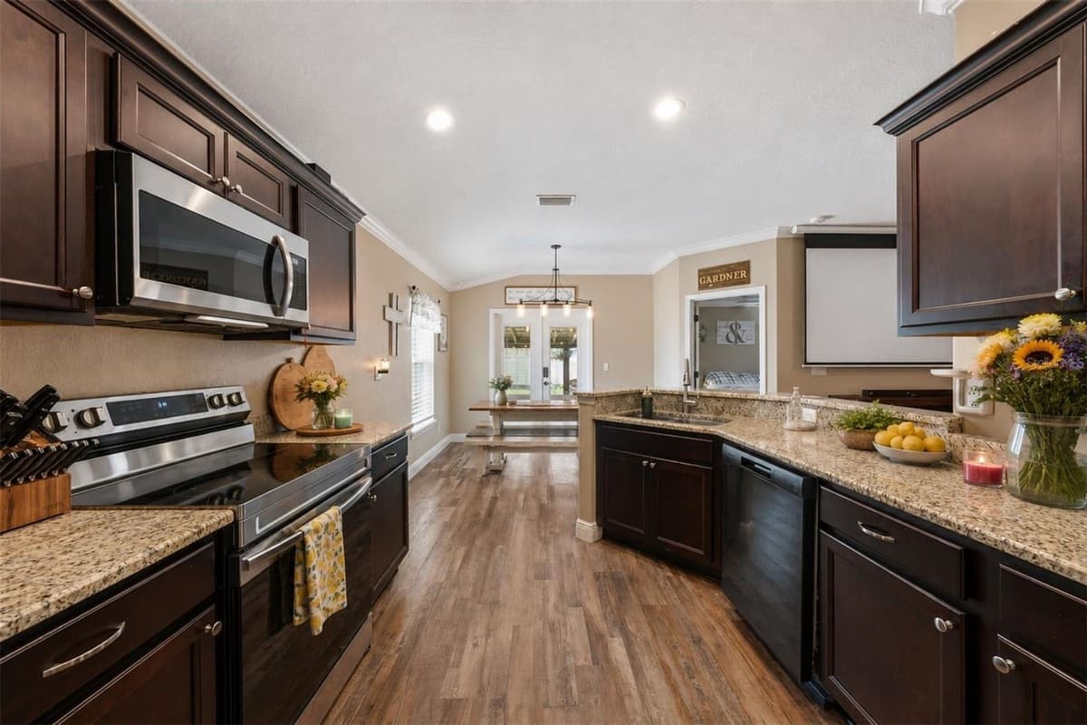 362 LAKE STREET — photo 4 of 36