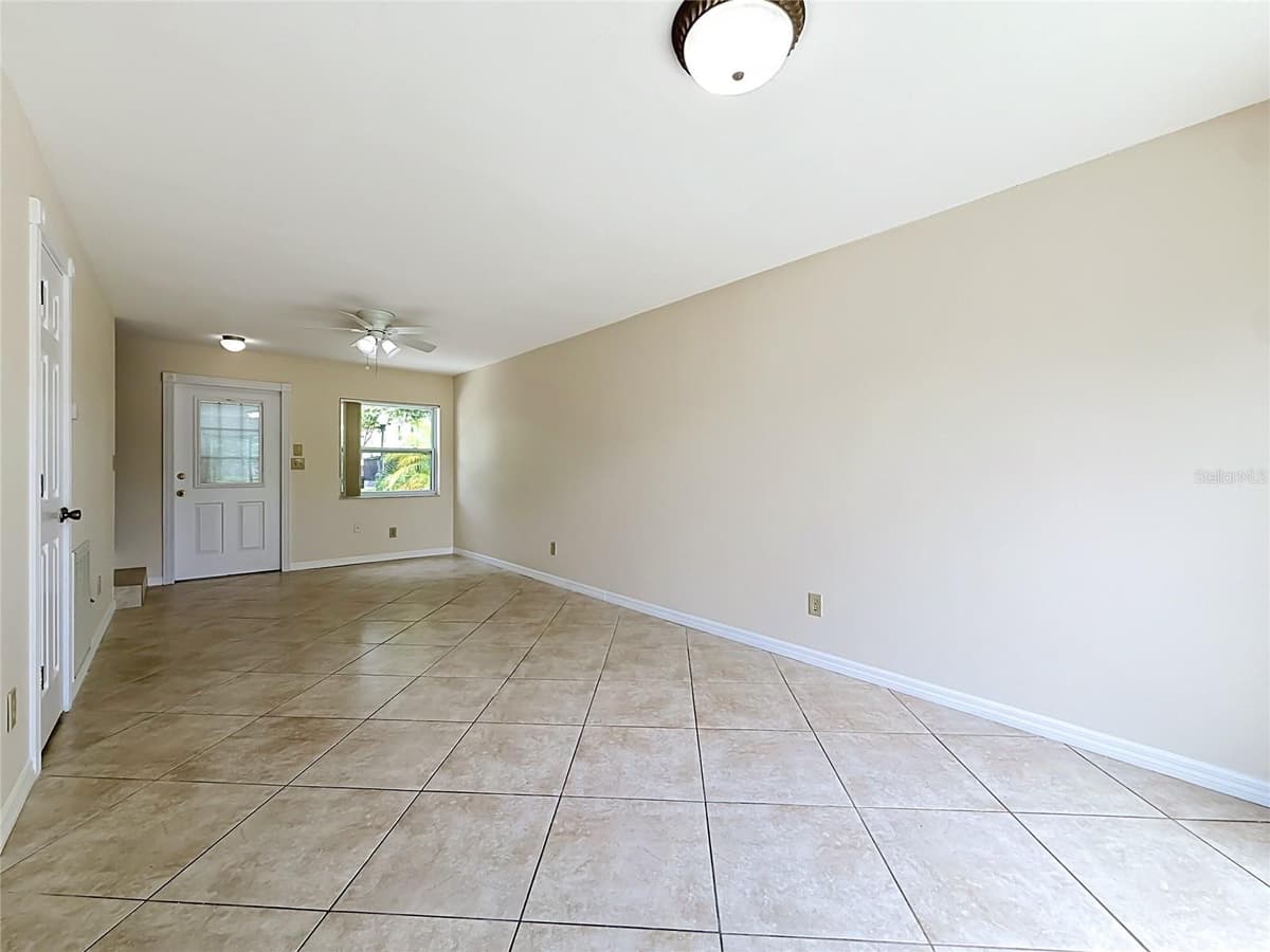 1718 ADAMS CIRCLE — photo 4 of 57