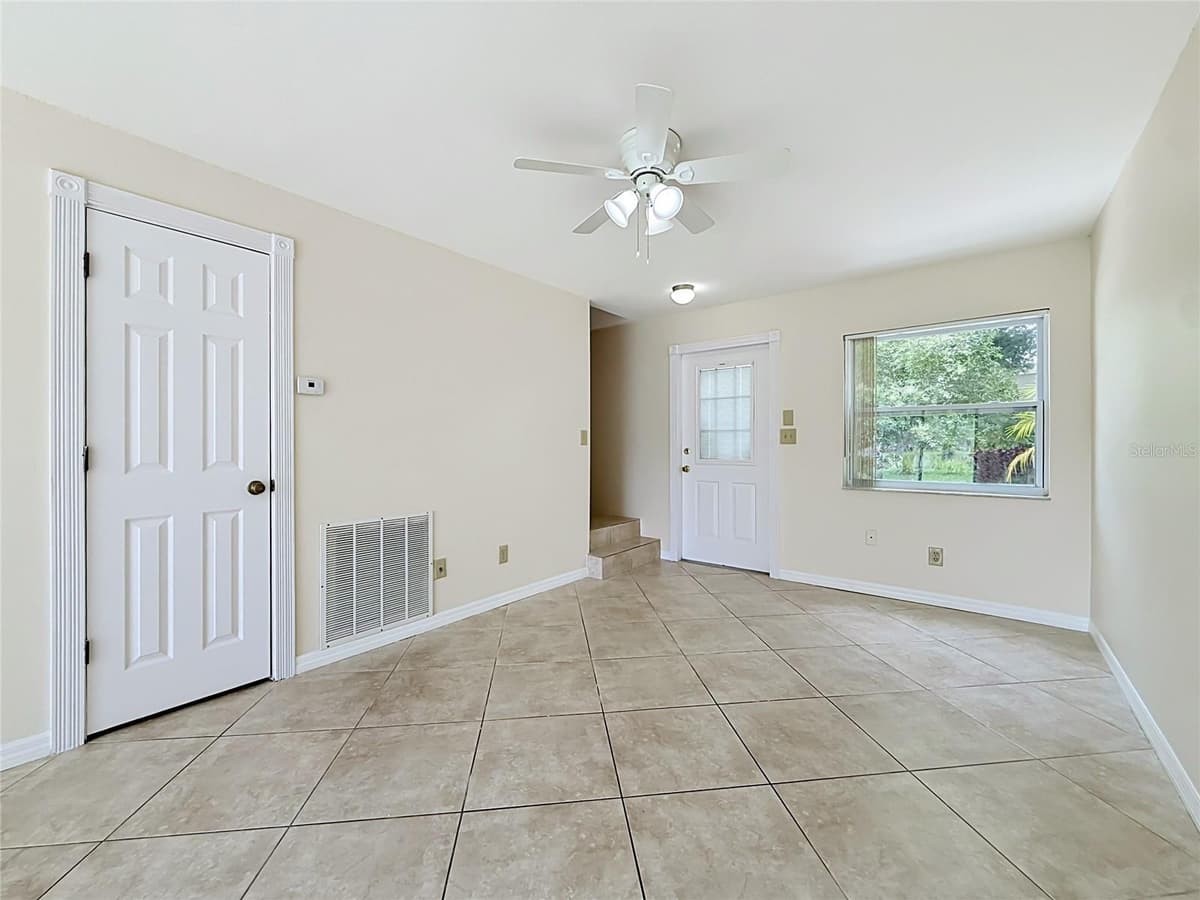1718 ADAMS CIRCLE — photo 9 of 57