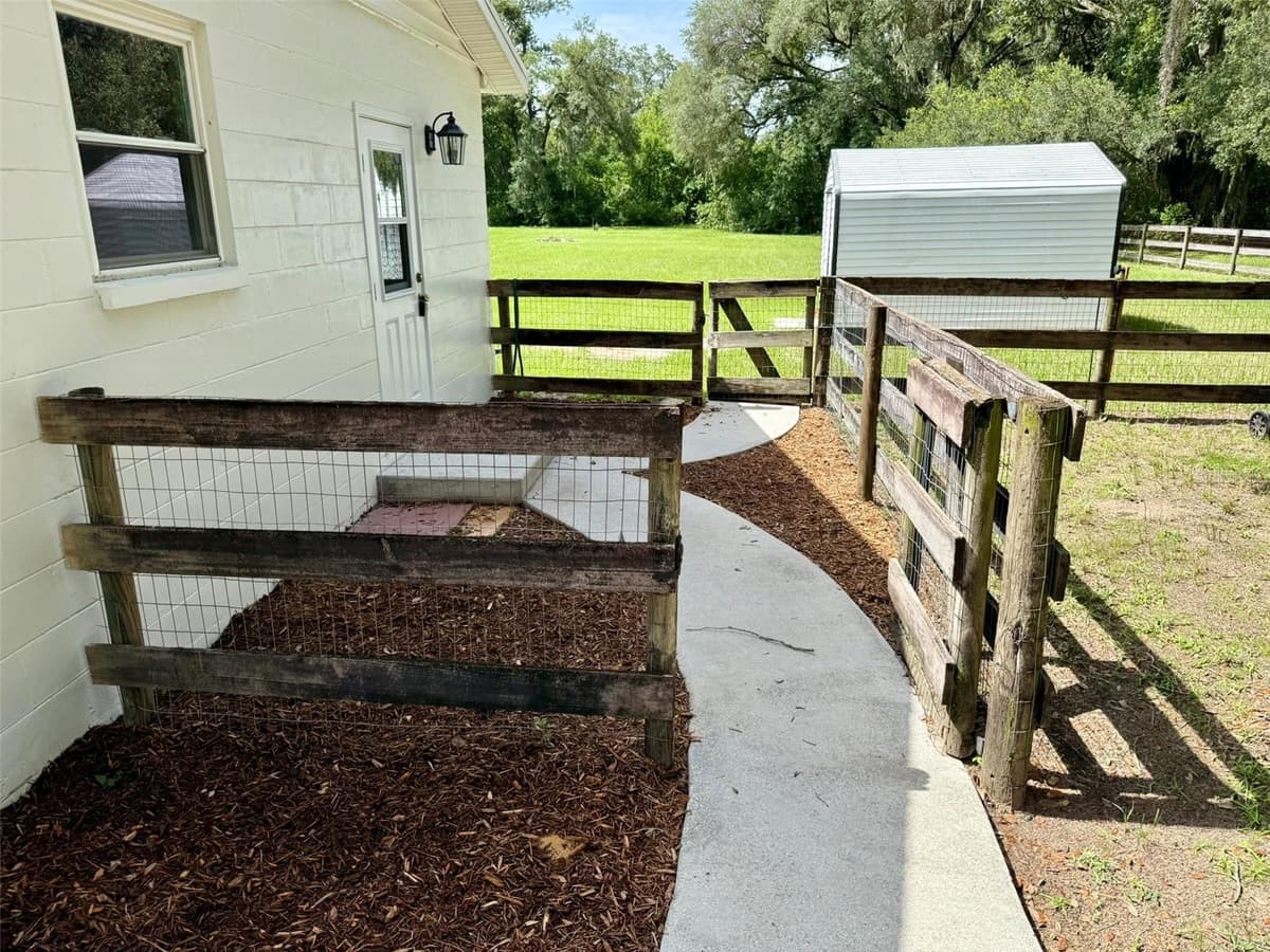 11215 RUSSELL DRIVE — photo 8 of 83