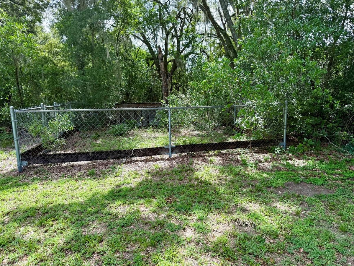 11215 RUSSELL DRIVE — photo 13 of 83