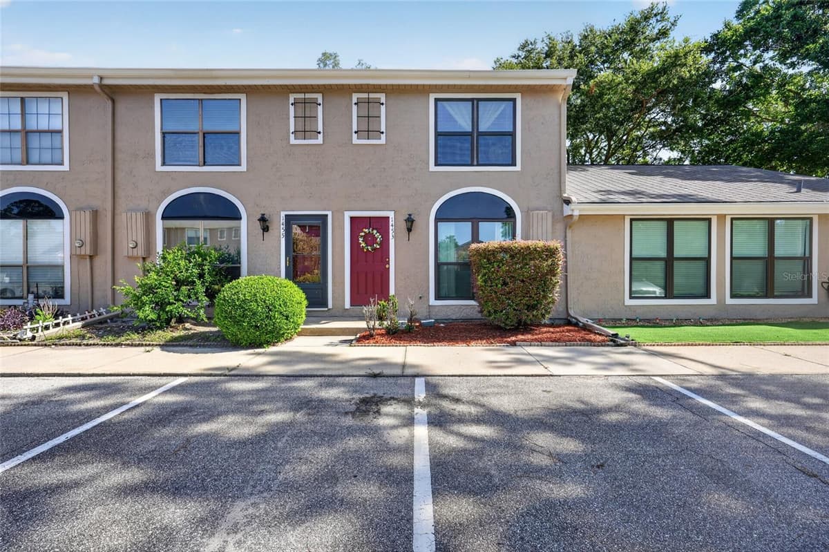 1453 CASA PARK CIRCLE — photo 1 of 33