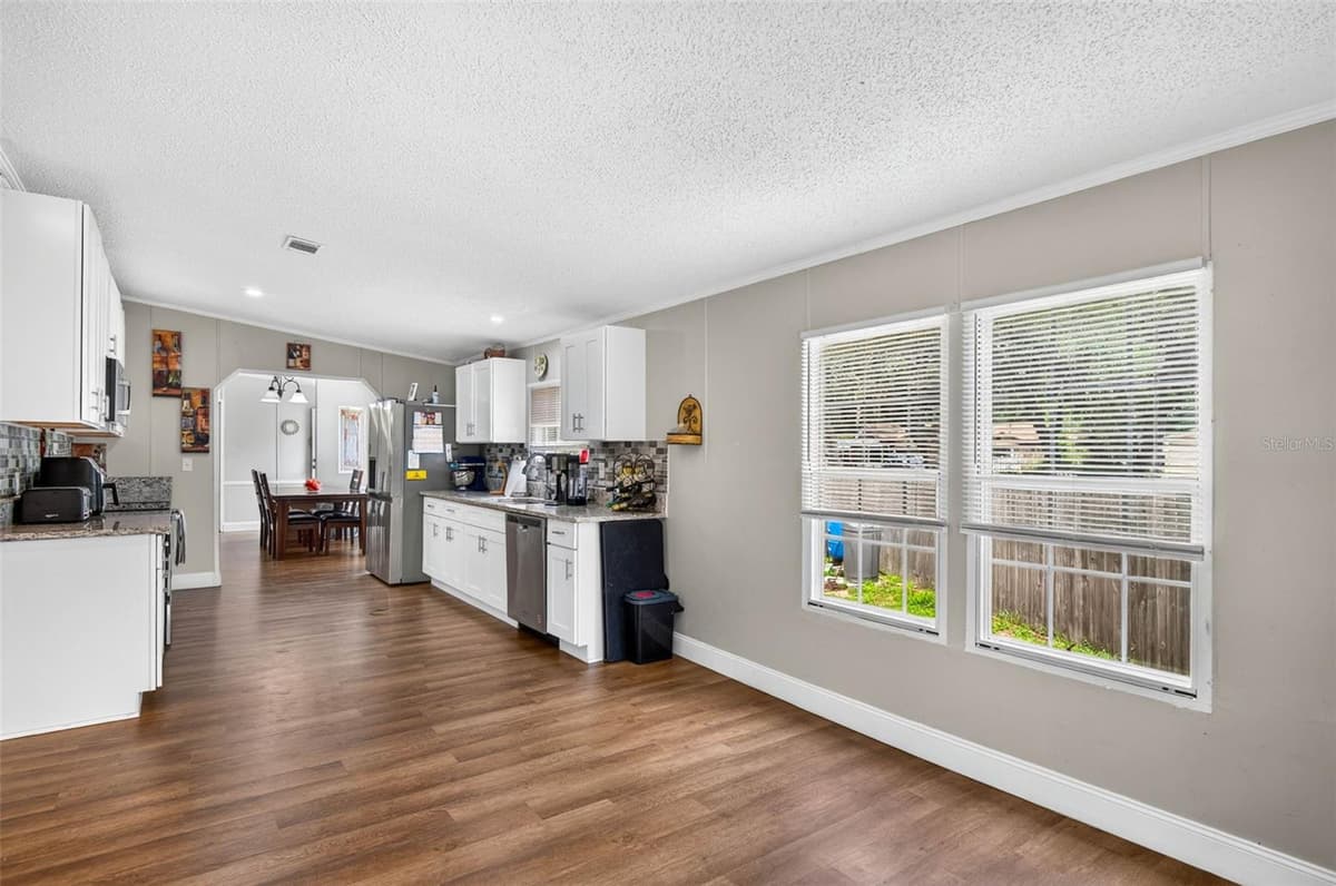 12641 IDLEWOOD DRIVE — photo 15 of 35