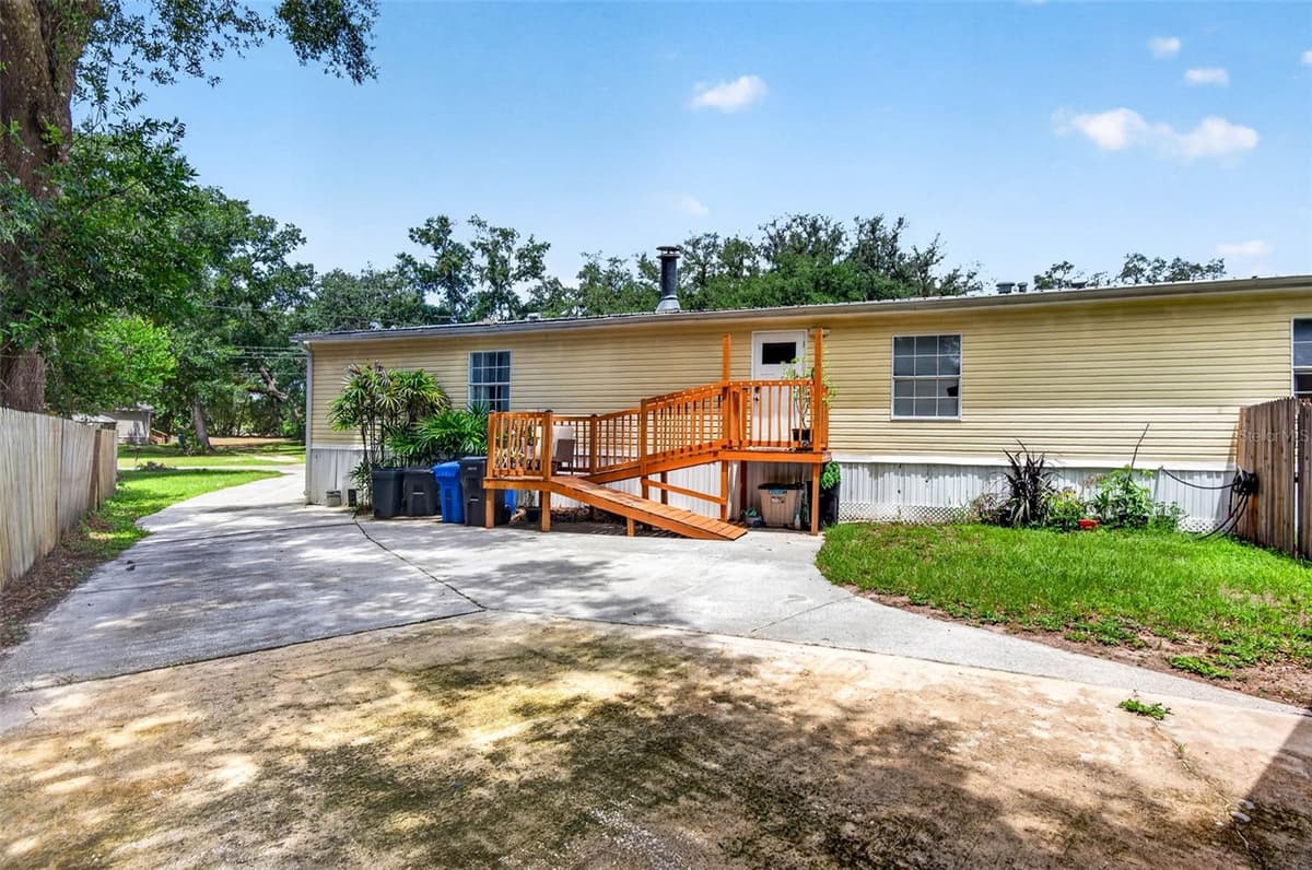 12641 IDLEWOOD DRIVE — photo 4 of 35