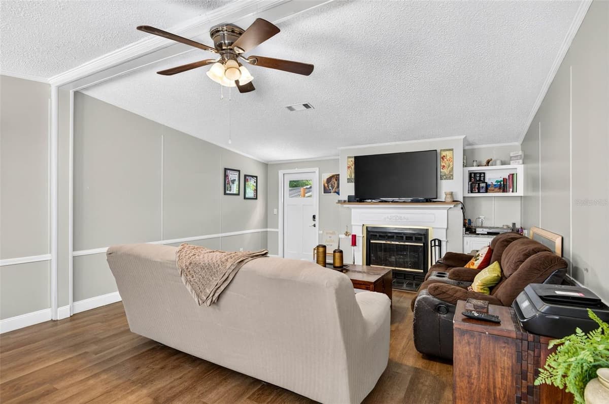 12641 IDLEWOOD DRIVE — photo 3 of 35