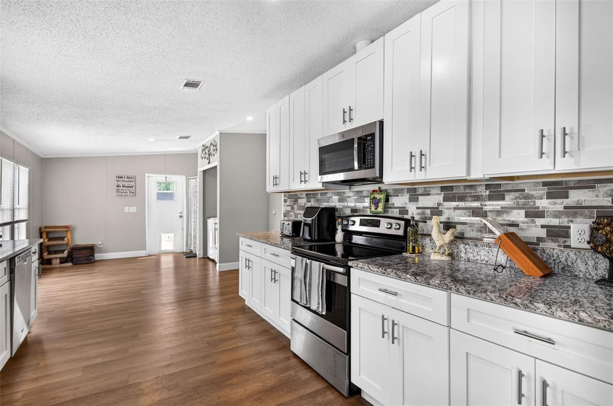 12641 IDLEWOOD DRIVE — photo 10 of 35