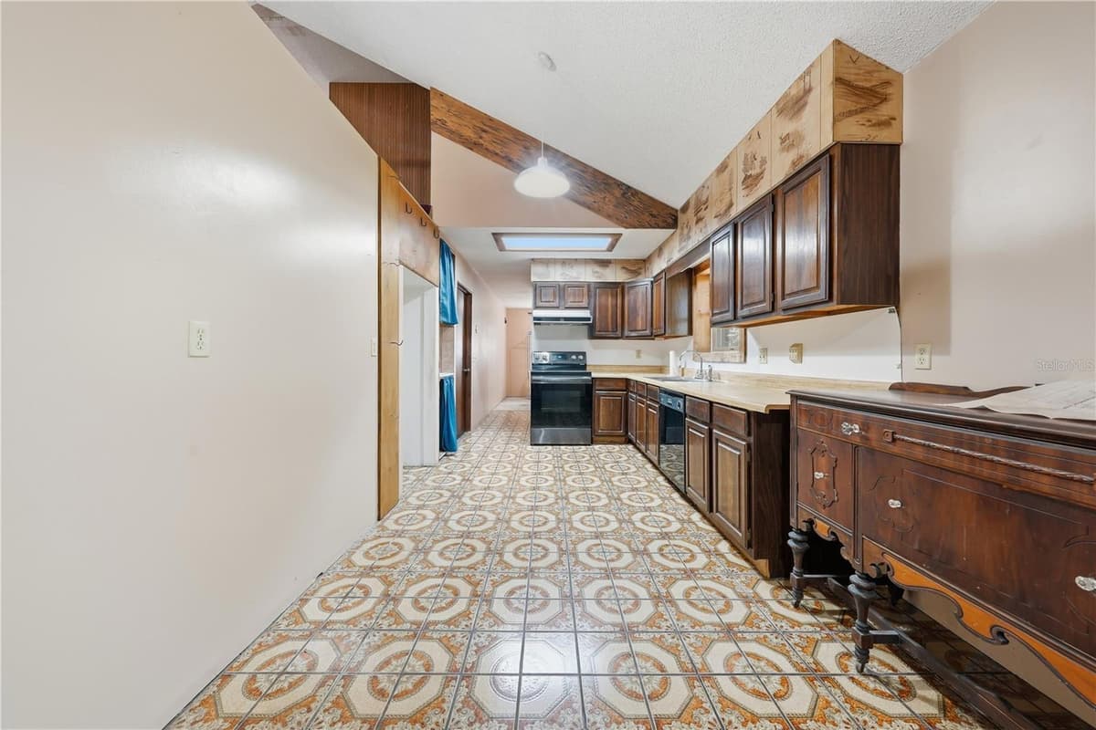163 ORANGE AVENUE — photo 12 of 49