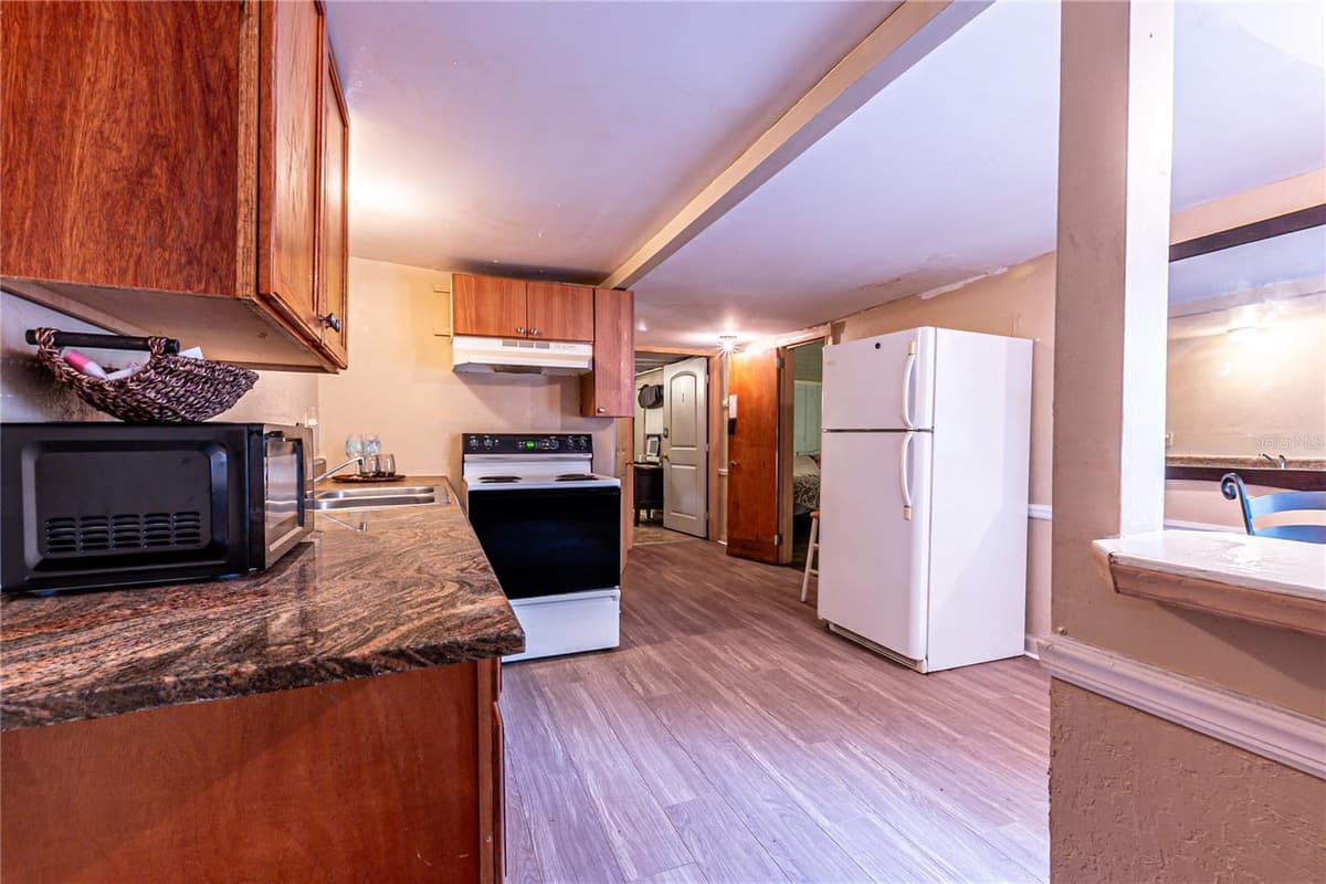 6353 20TH STREET — photo 8 of 25