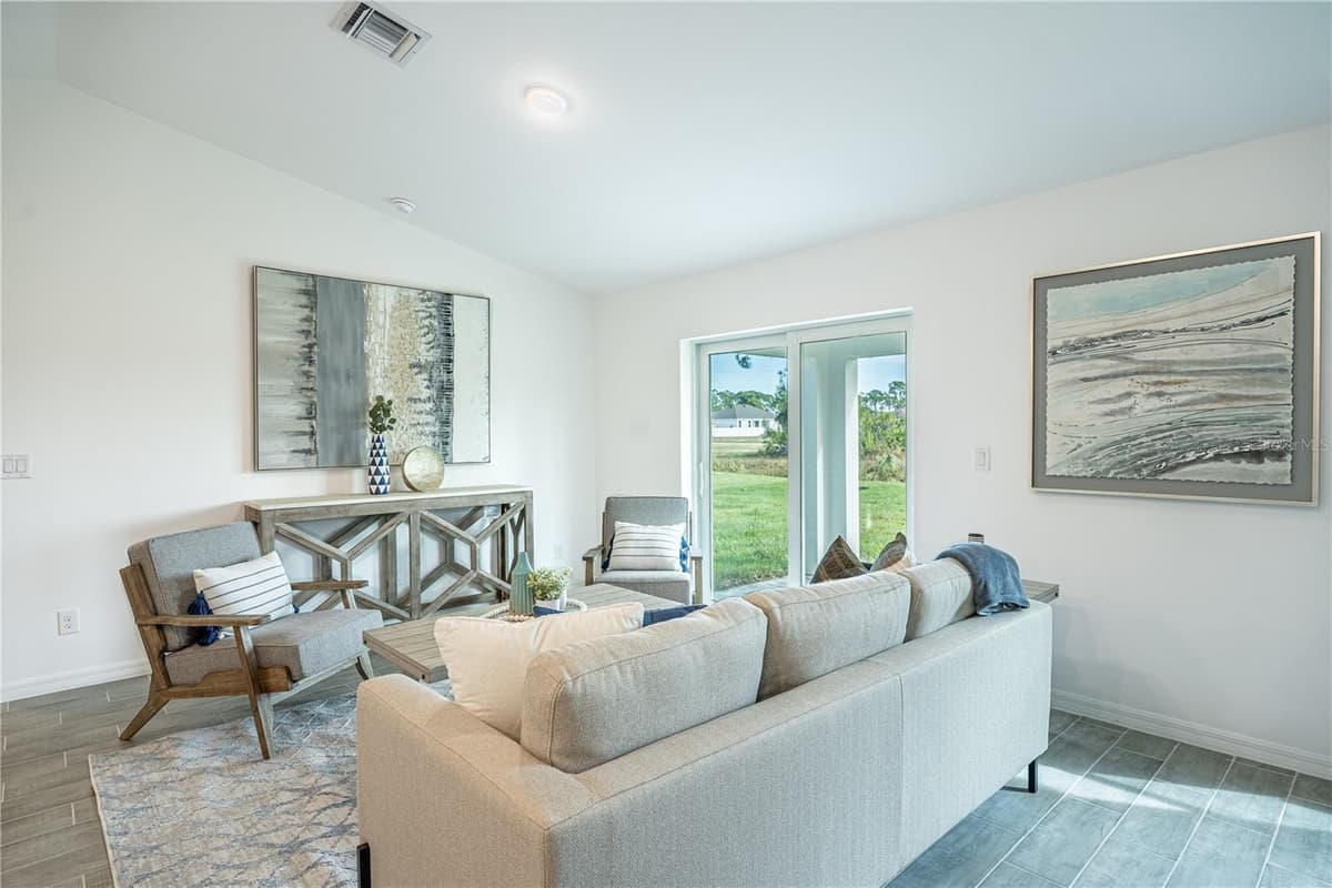 364 LINDON STREET — photo 4 of 9