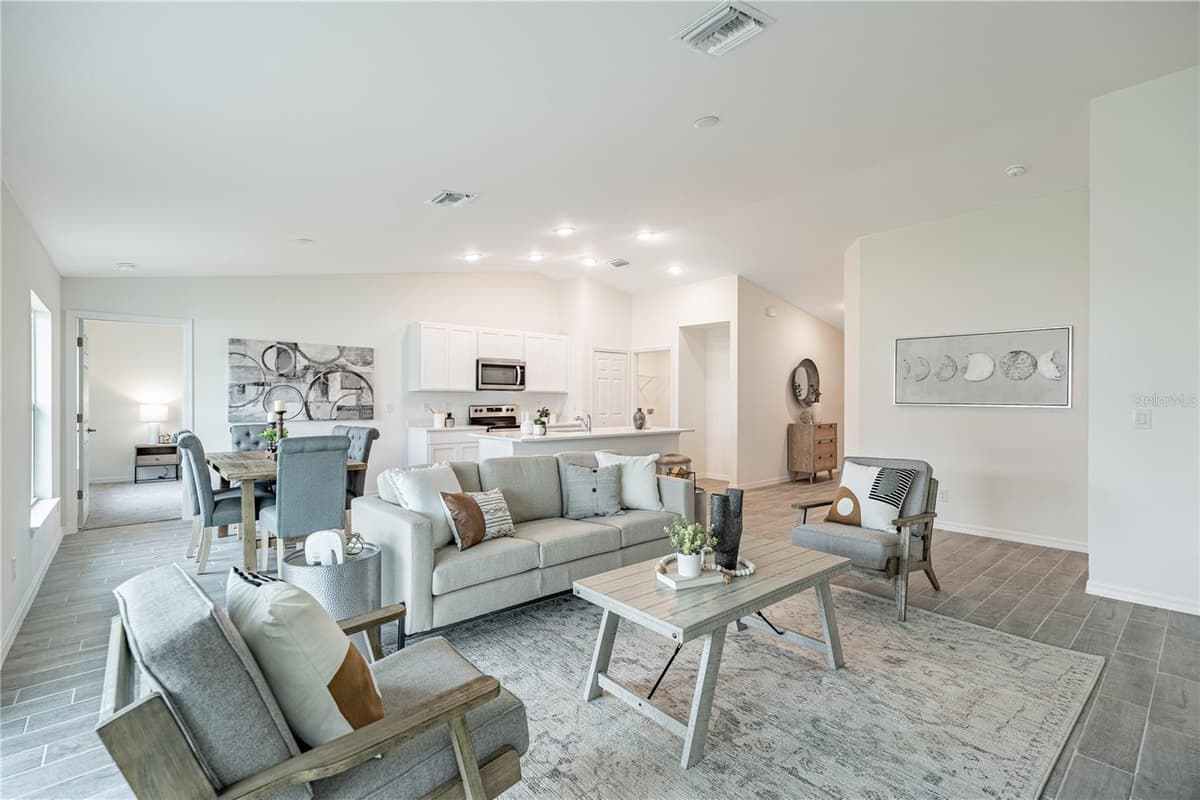 520 SHERBOURNE STREET — photo 3 of 9