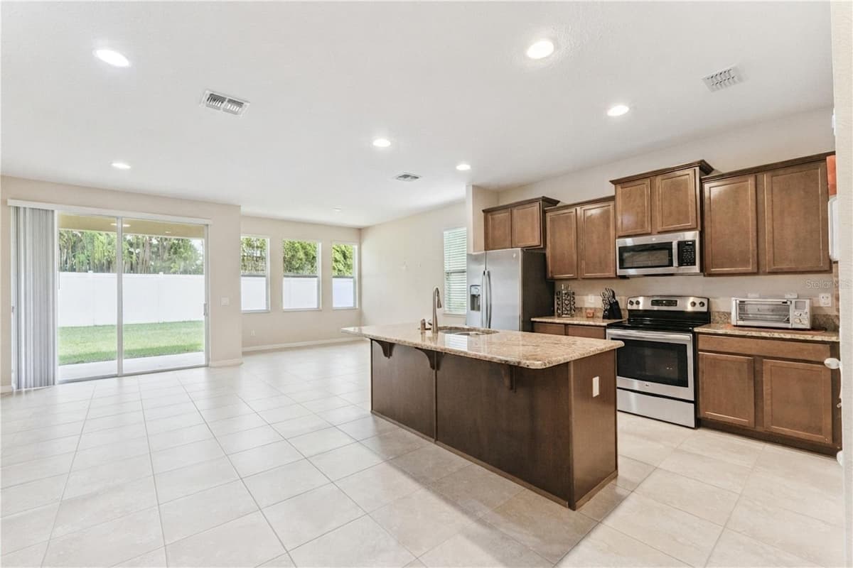 1224 PETERSON PLACE — photo 5 of 25