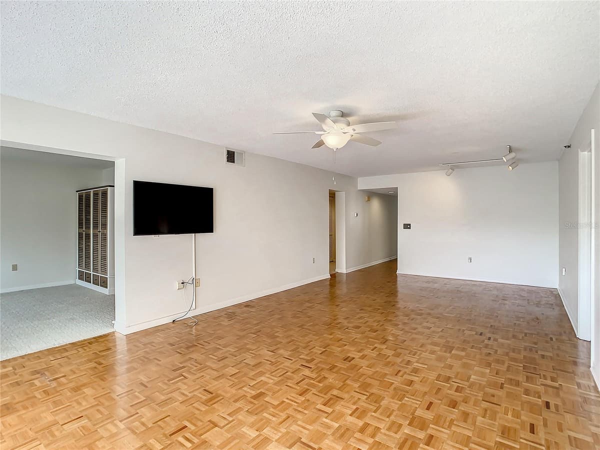1158 CARMEL CIRCLE — photo 23 of 56