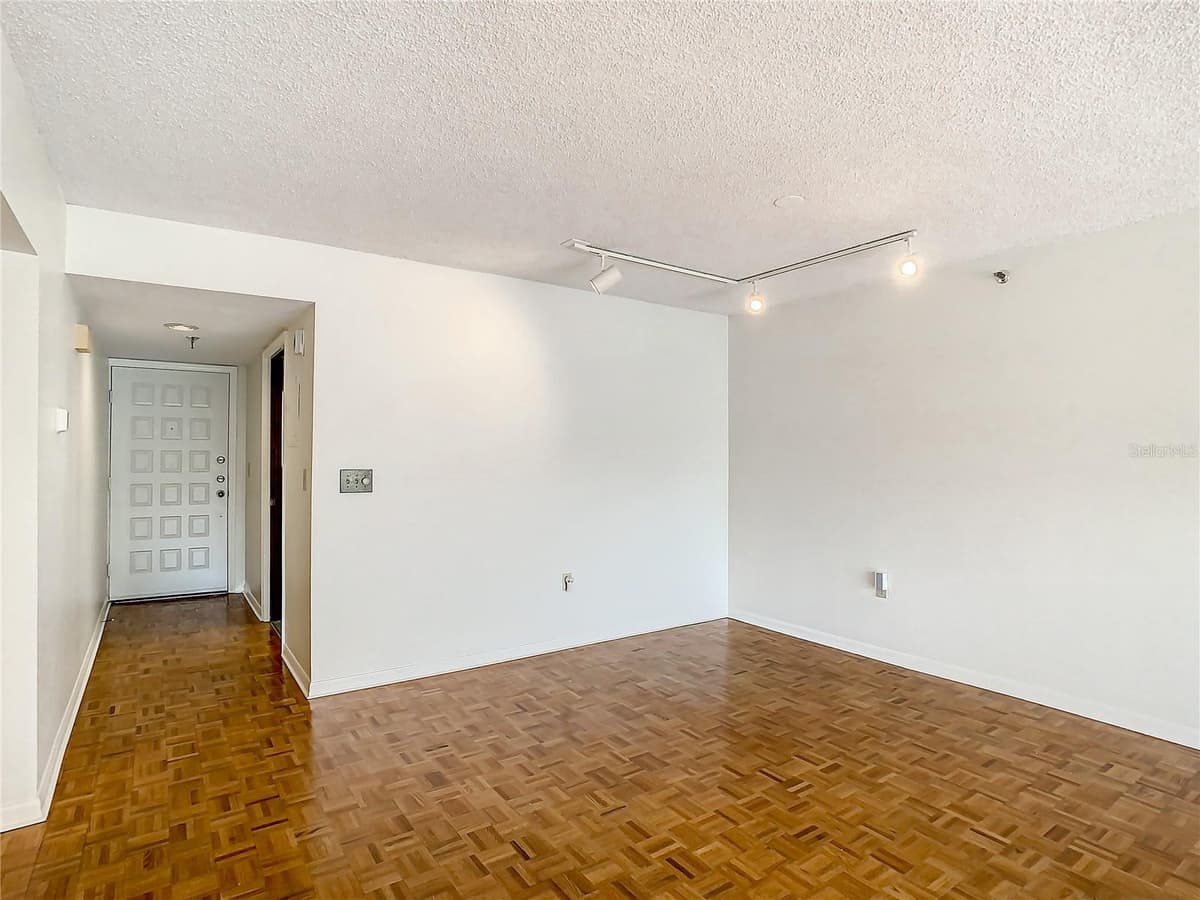 1158 CARMEL CIRCLE — photo 20 of 56