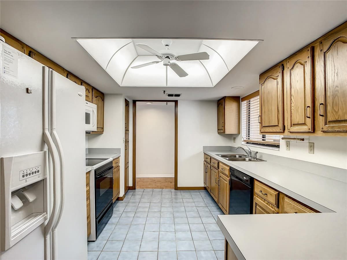 1158 CARMEL CIRCLE — photo 10 of 56