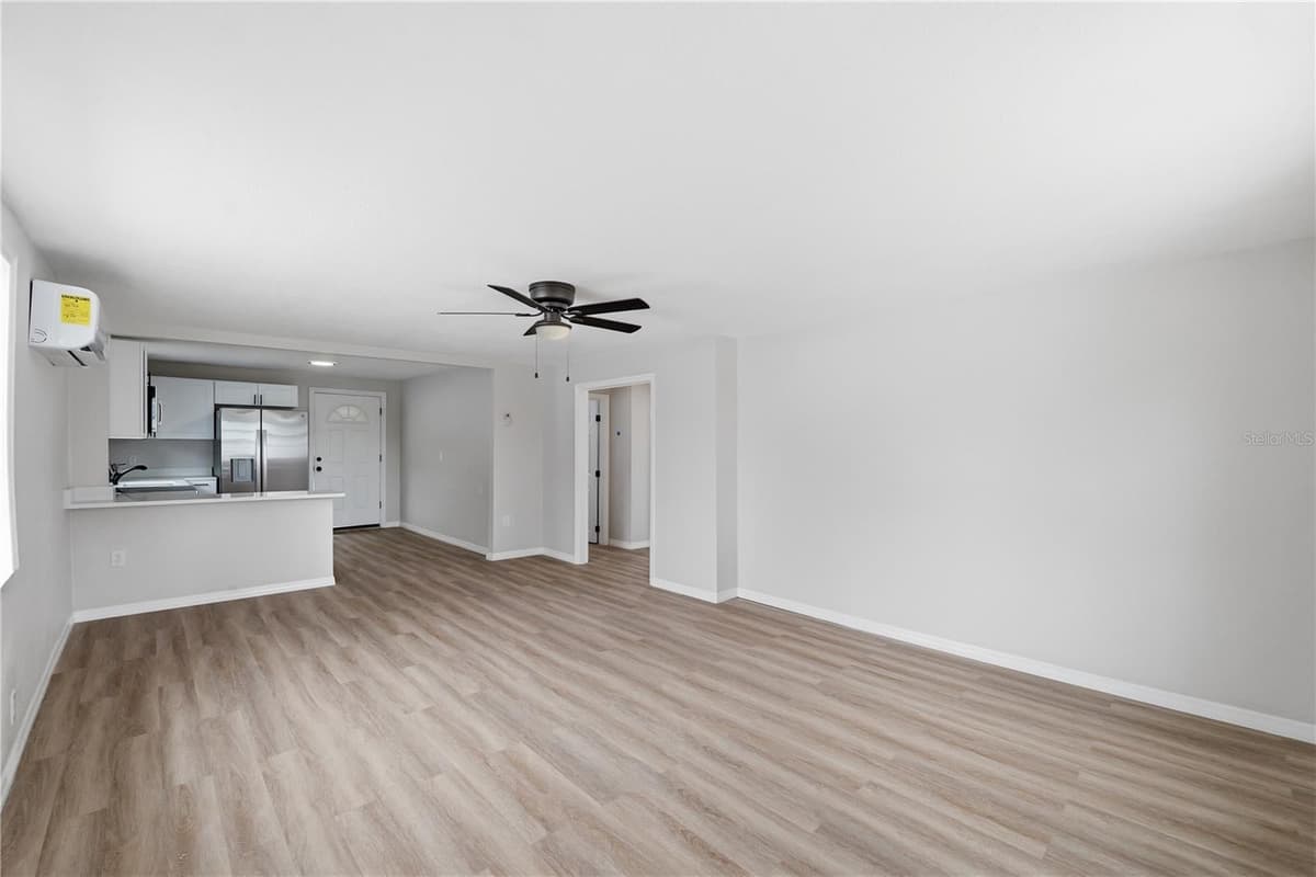 3923 FLORA STREET — photo 13 of 41