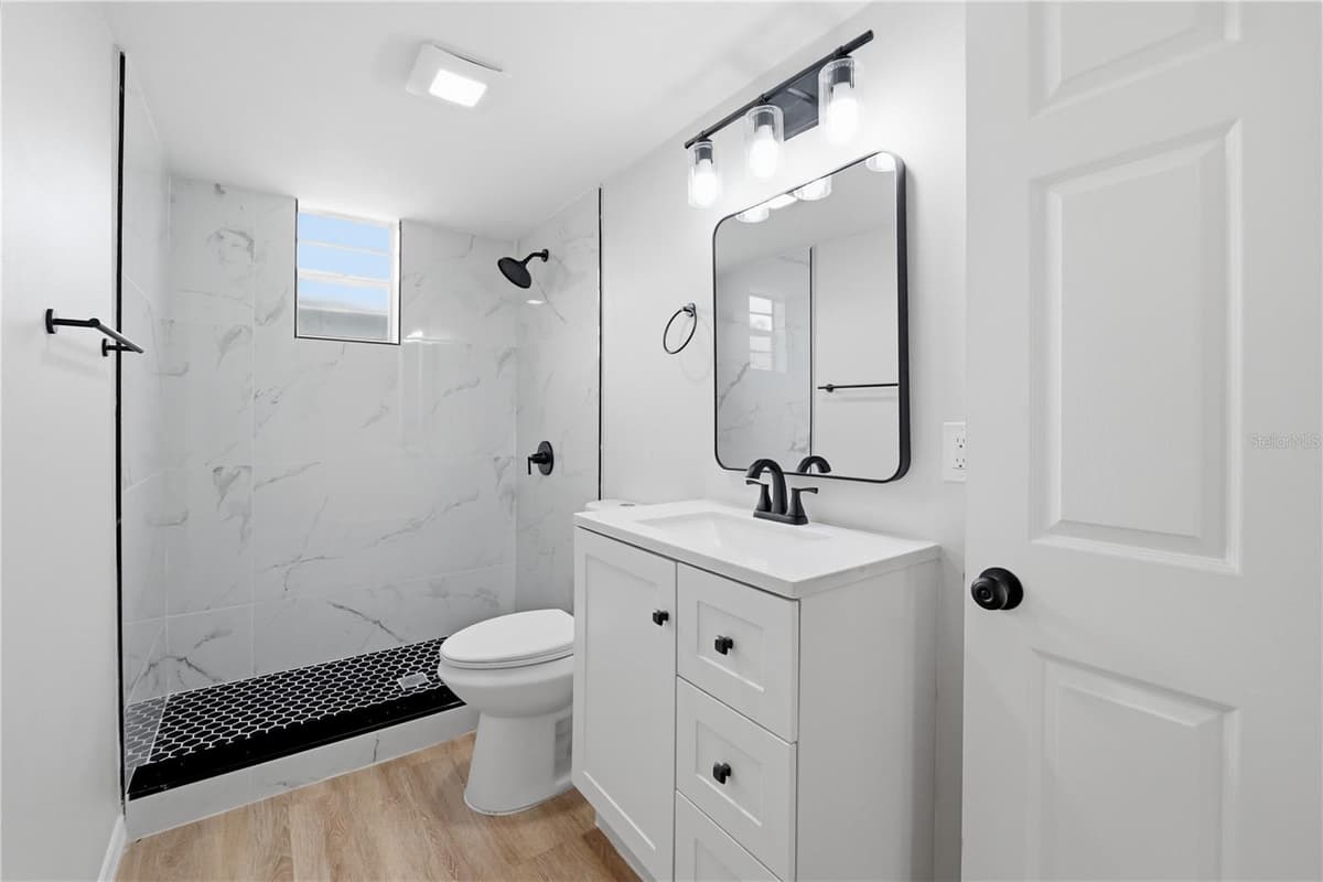 3923 FLORA STREET — photo 15 of 41