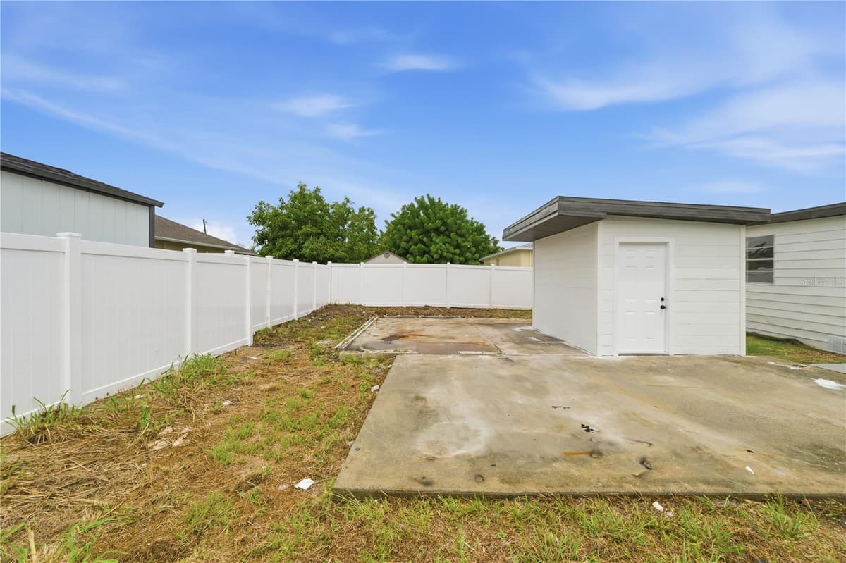 3923 FLORA STREET — photo 33 of 41