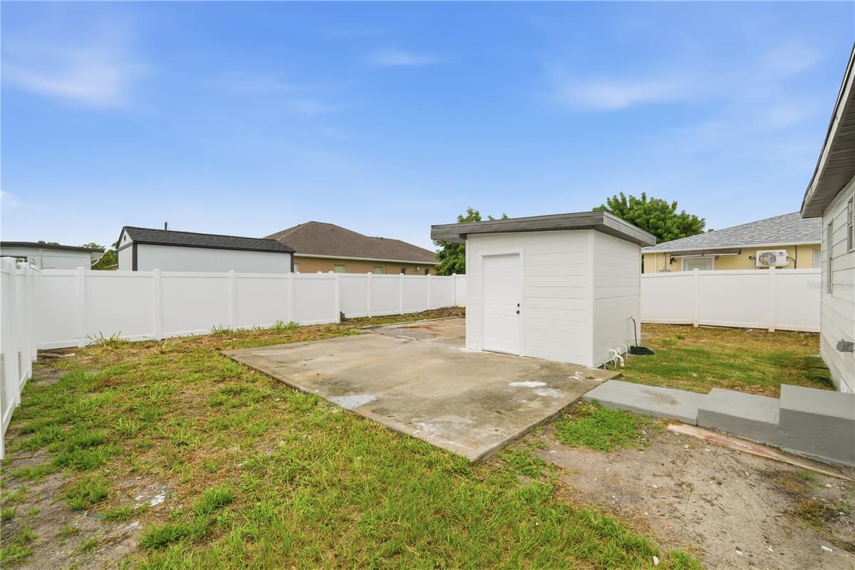 3923 FLORA STREET — photo 32 of 41
