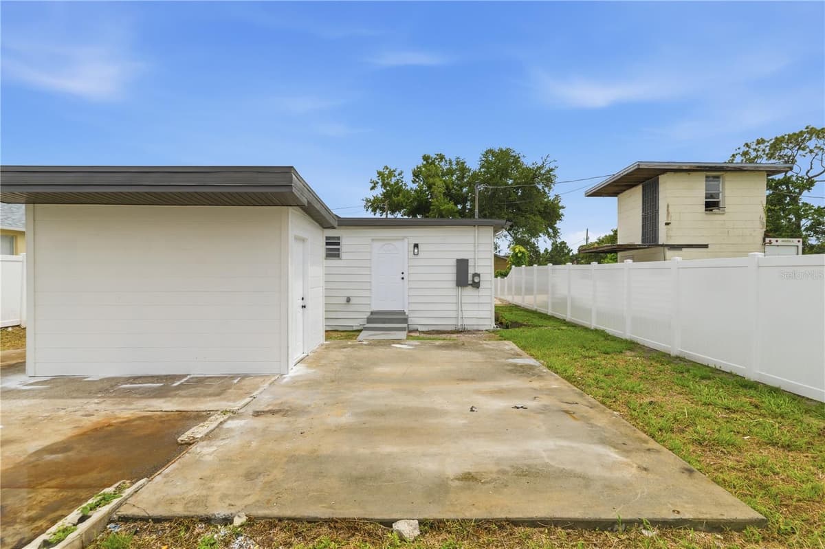 3923 FLORA STREET — photo 35 of 41