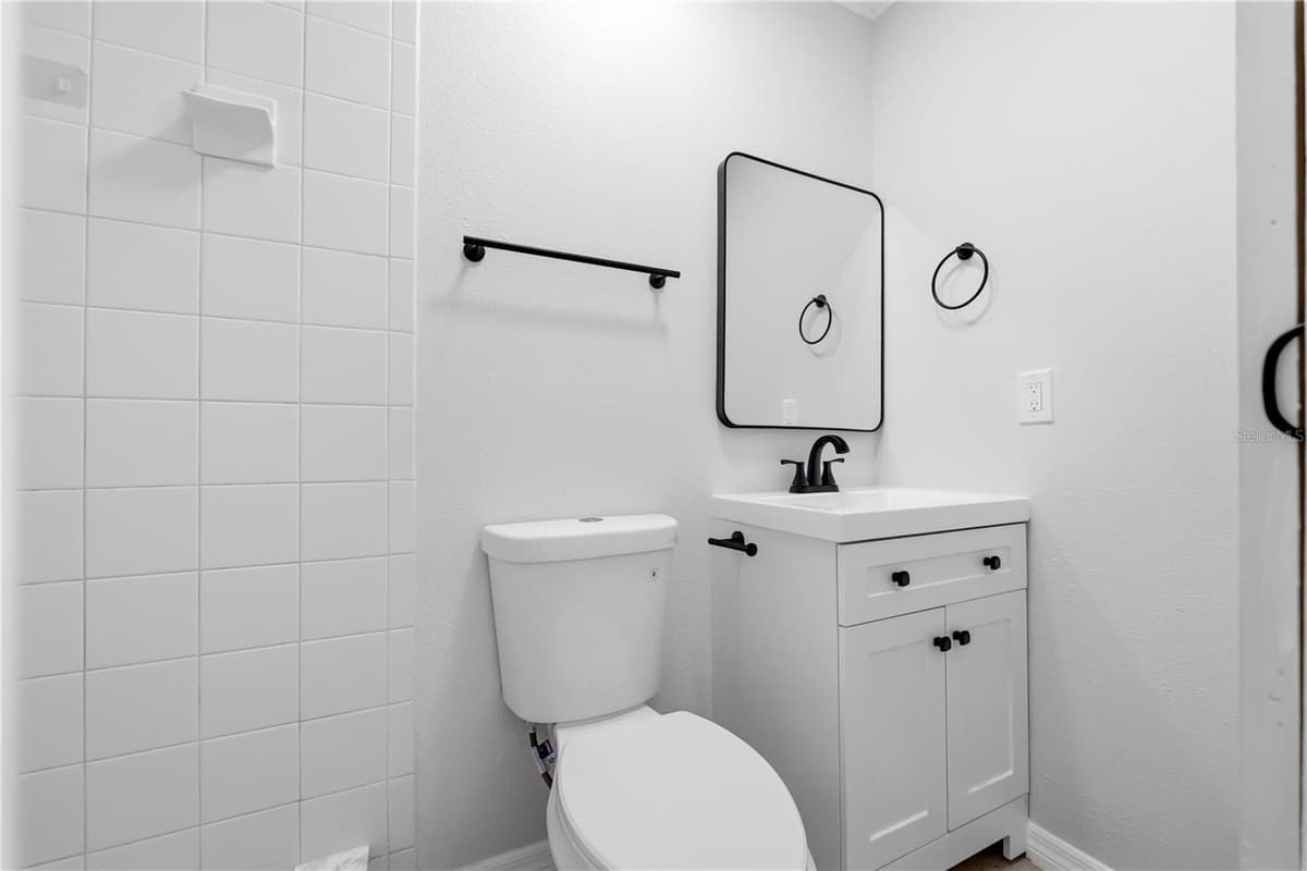 3923 FLORA STREET — photo 16 of 41