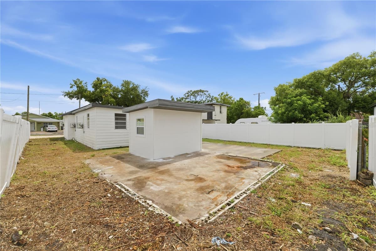 3923 FLORA STREET — photo 34 of 41