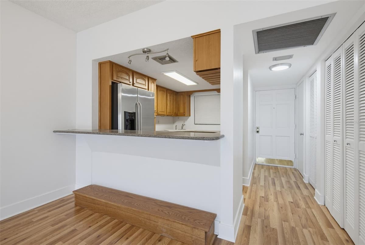 100 GRANT AVENUE — photo 9 of 67