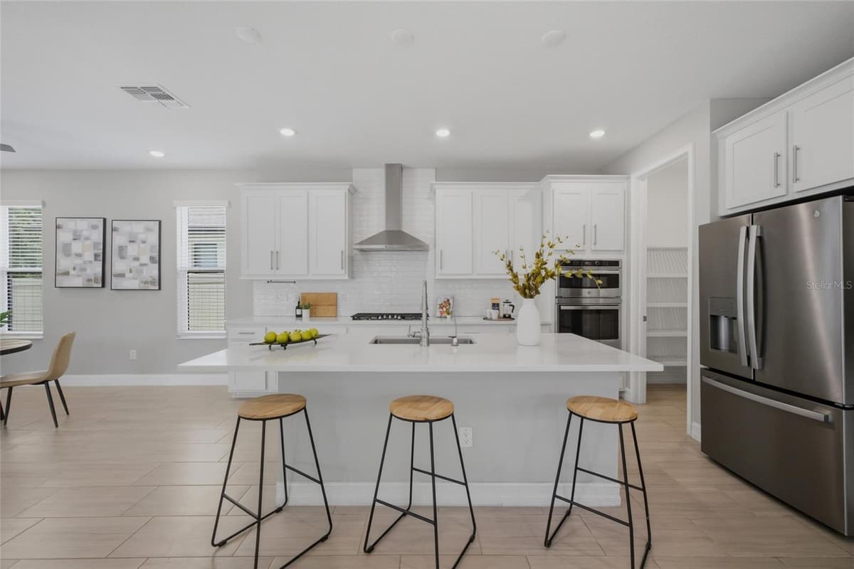 4667 SAN MARTINO DRIVE — photo 12 of 69