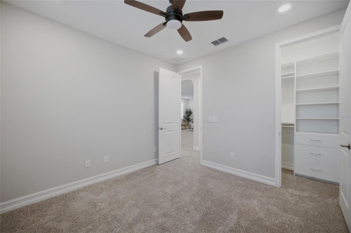 4667 SAN MARTINO DRIVE — photo 17 of 69
