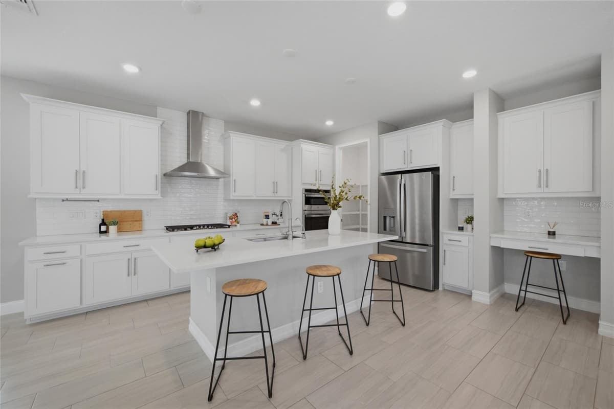 4667 SAN MARTINO DRIVE — photo 13 of 69