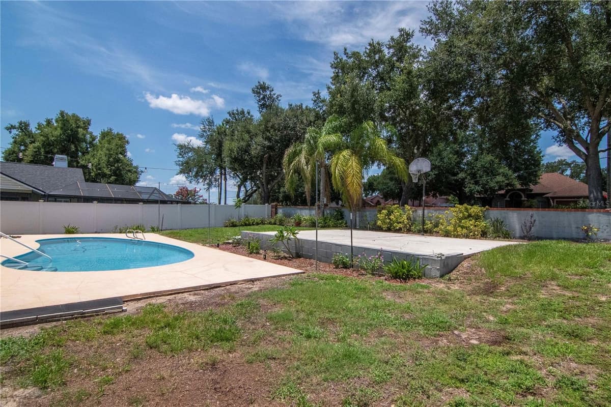 2608 BERRYVINE PLACE — photo 38 of 53