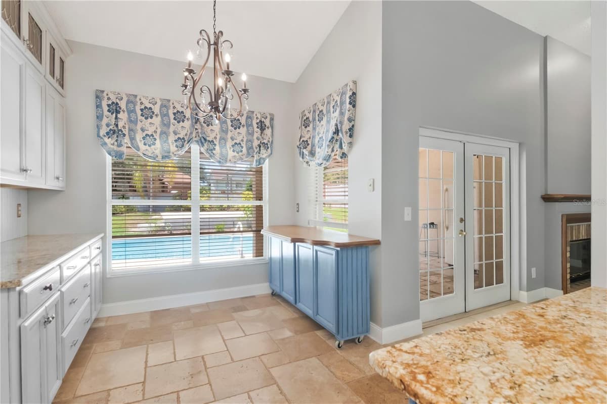 2608 BERRYVINE PLACE — photo 10 of 53