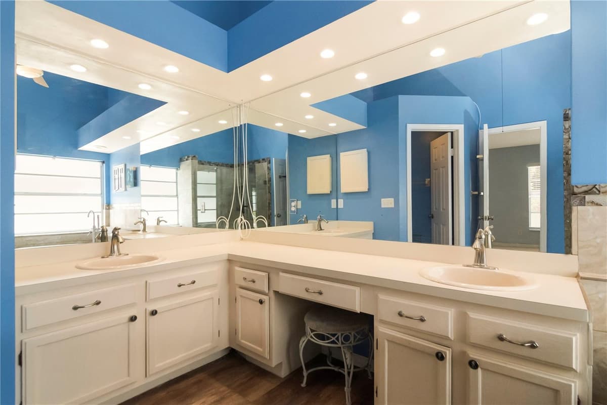 2608 BERRYVINE PLACE — photo 22 of 53
