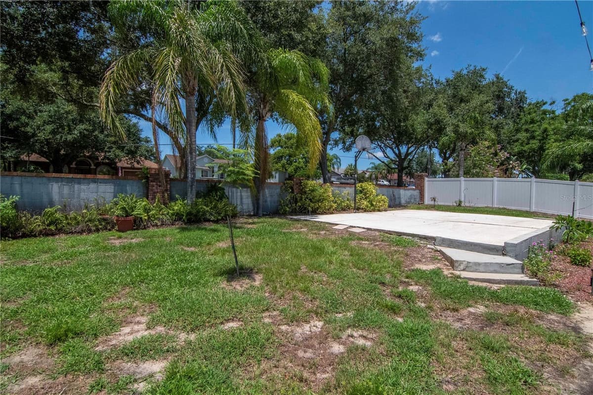 2608 BERRYVINE PLACE — photo 37 of 53