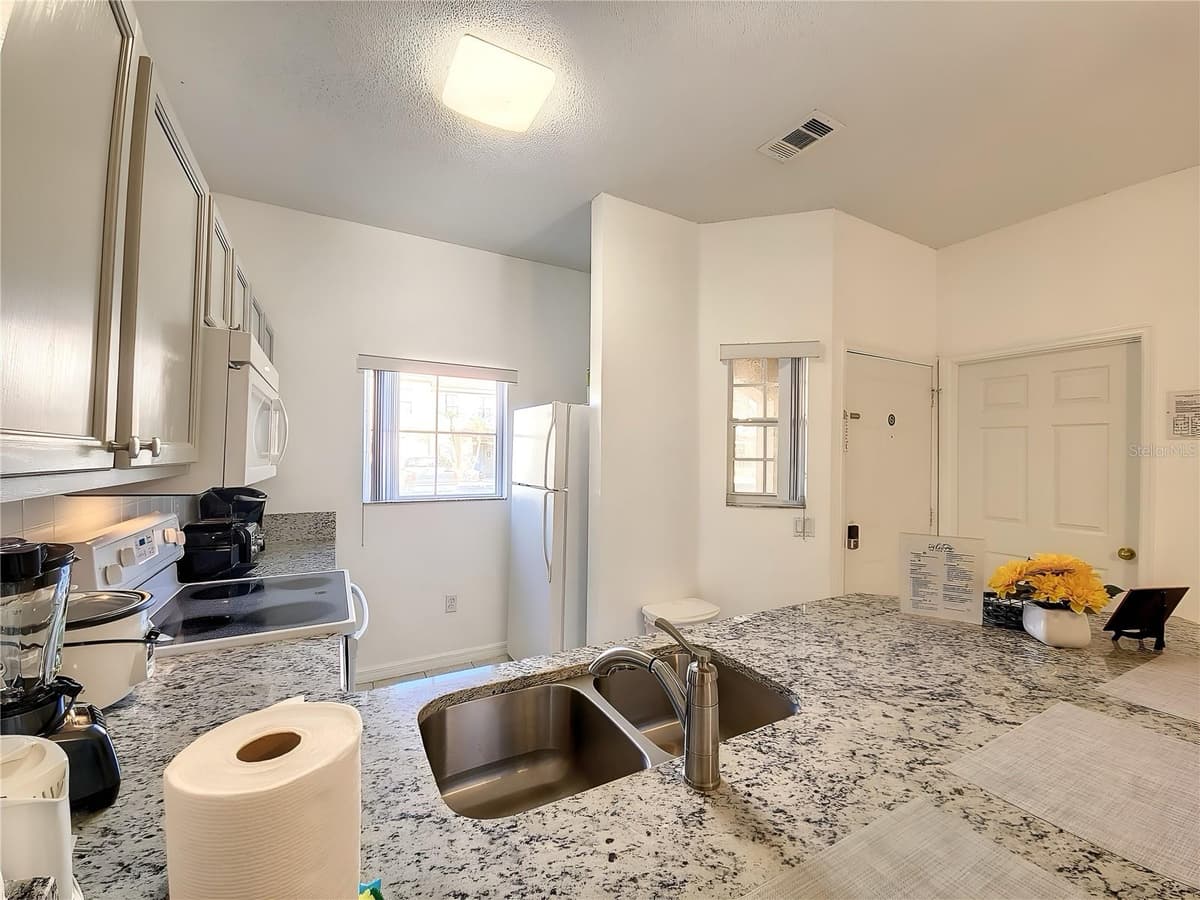 1115 PARK RIDGE CIRCLE — photo 14 of 92