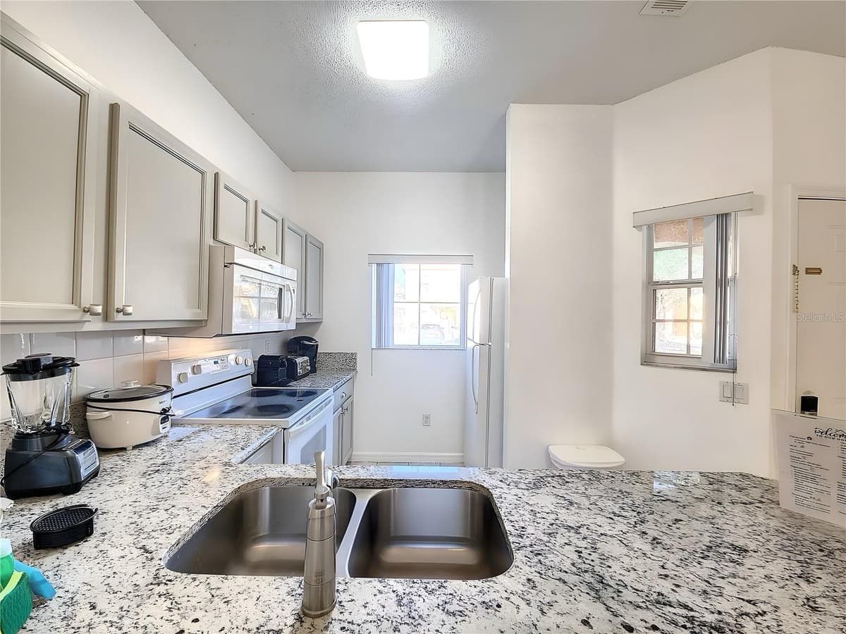 1115 PARK RIDGE CIRCLE — photo 13 of 92