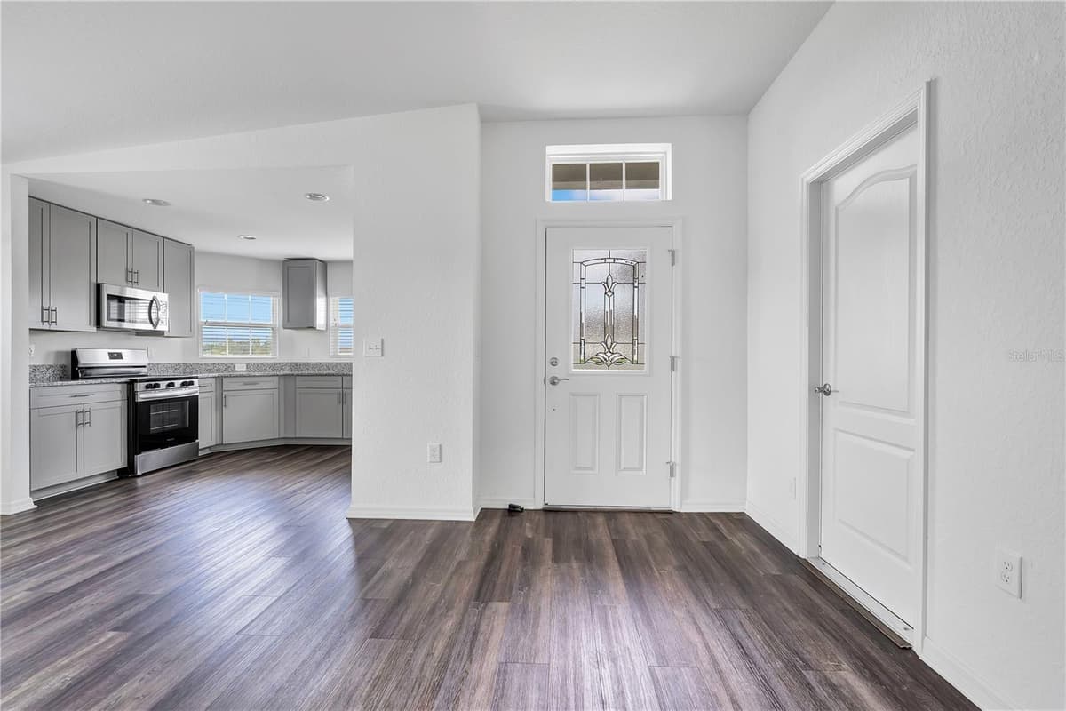 1080 BERGAMOT DRIVE — photo 3 of 40