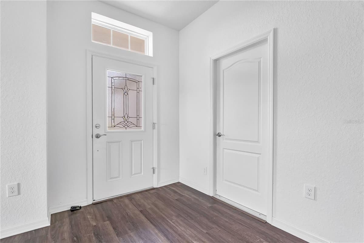 1080 BERGAMOT DRIVE — photo 2 of 40