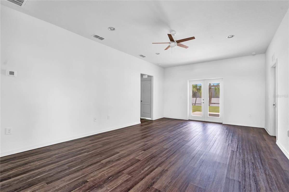 1080 BERGAMOT DRIVE — photo 9 of 40