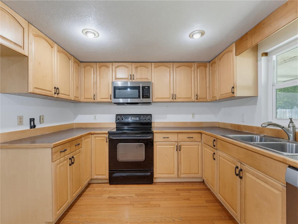 1116 OAKWOOD STREET — photo 22 of 68