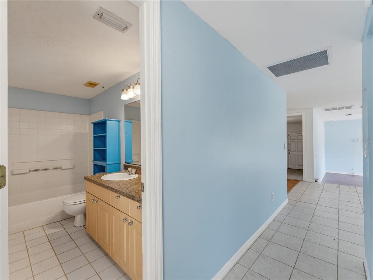 1116 OAKWOOD STREET — photo 32 of 68