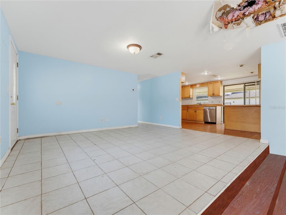 1116 OAKWOOD STREET — photo 14 of 68